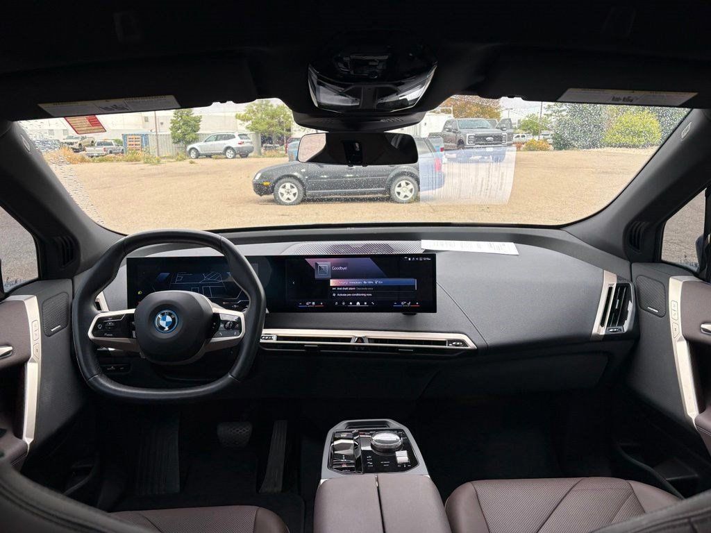 Used 2024 BMW iX xDrive50 w/ Premium Package AWD/4WD image 14