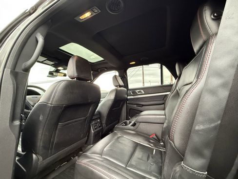 Used 2018 Ford Explorer Sport w/ Equipment Group 401A image 17