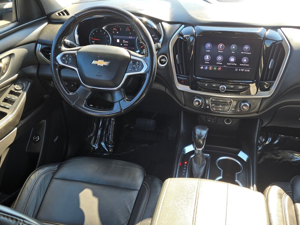 Used 2021 Chevrolet Traverse LT w/ LT Premium Package AWD/4WD image 3