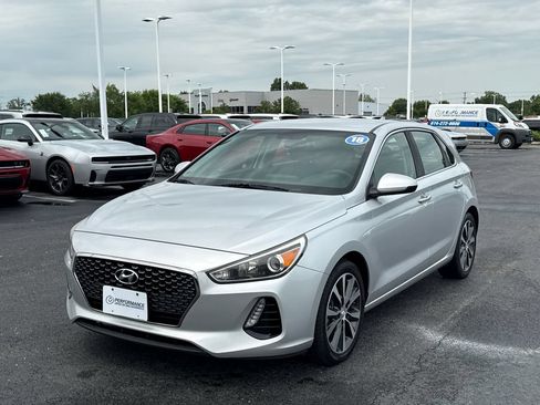 Used 2018 Hyundai Elantra GT FWD image 7