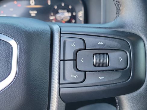 Used 2023 GMC Yukon Denali image 6