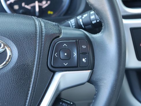 Used 2015 Toyota Highlander Limited AWD/4WD image 22
