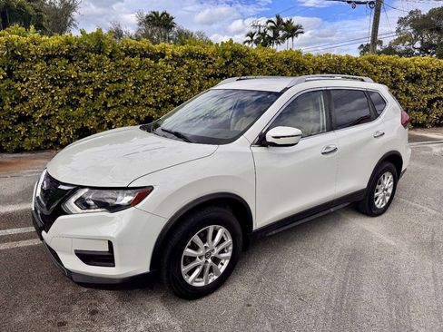 Used 2018 Nissan Rogue SV image 8