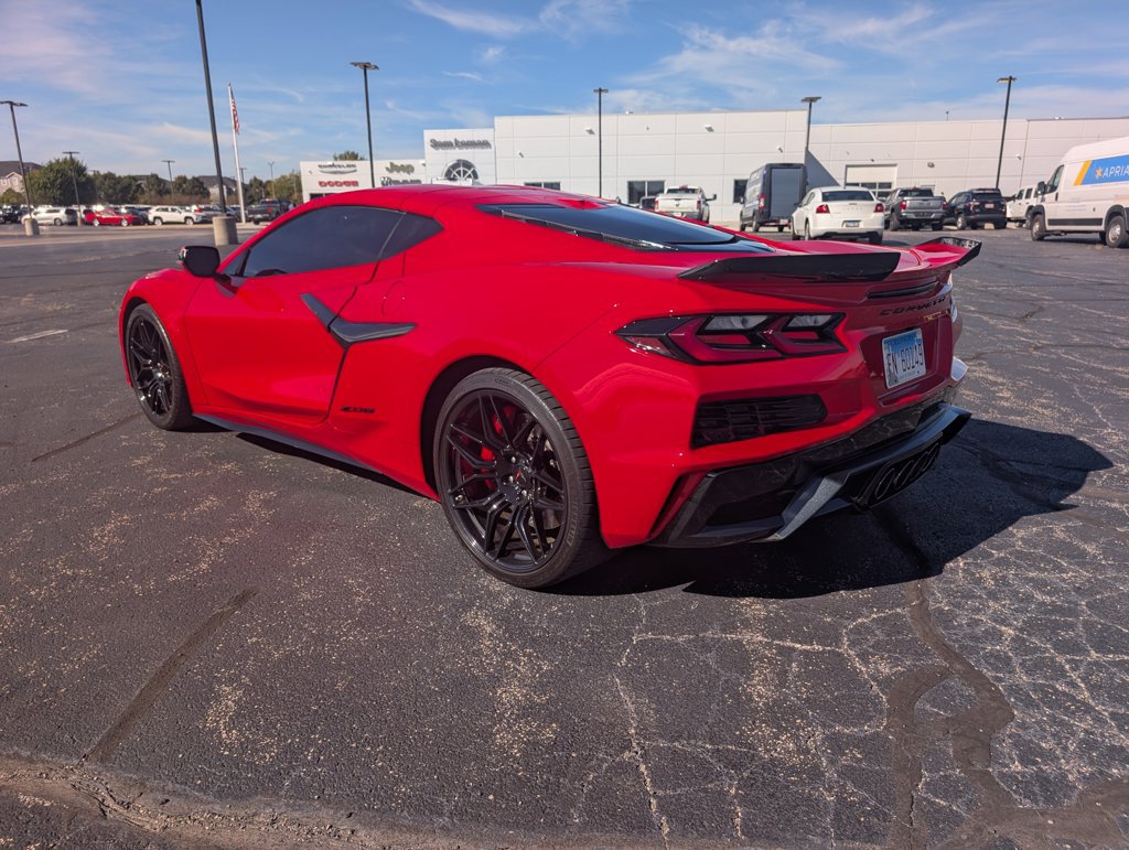 Used 2025 Chevrolet Corvette Z06 RWD image 5