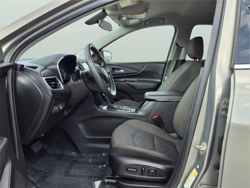 Used 2018 Chevrolet Equinox LT image 16