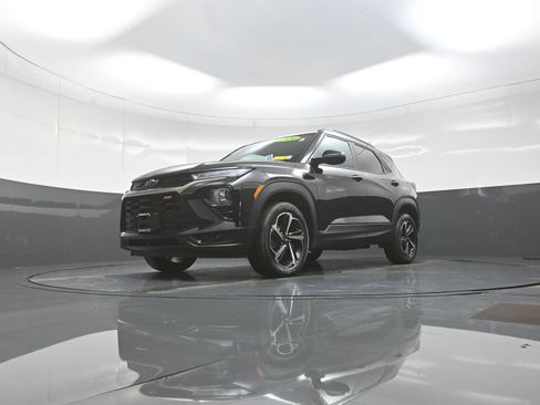 Used 2023 Chevrolet TrailBlazer RS AWD/4WD image 11