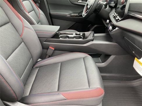 New 2026 Chevrolet Equinox RS w/ LPO, Floor Liner Package image 22