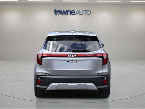 Used 2024 Kia Seltos LX AWD/4WD image 6