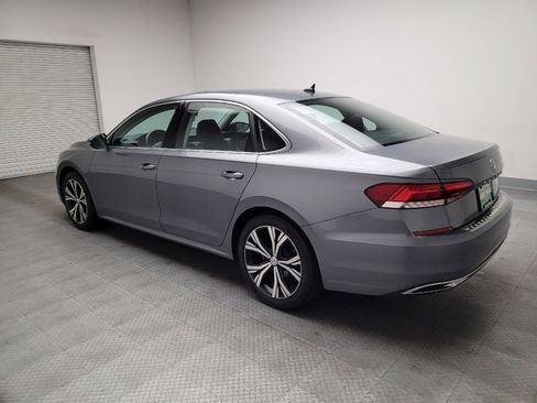 Used 2021 Volkswagen Passat 2.0T SE FWD image 3