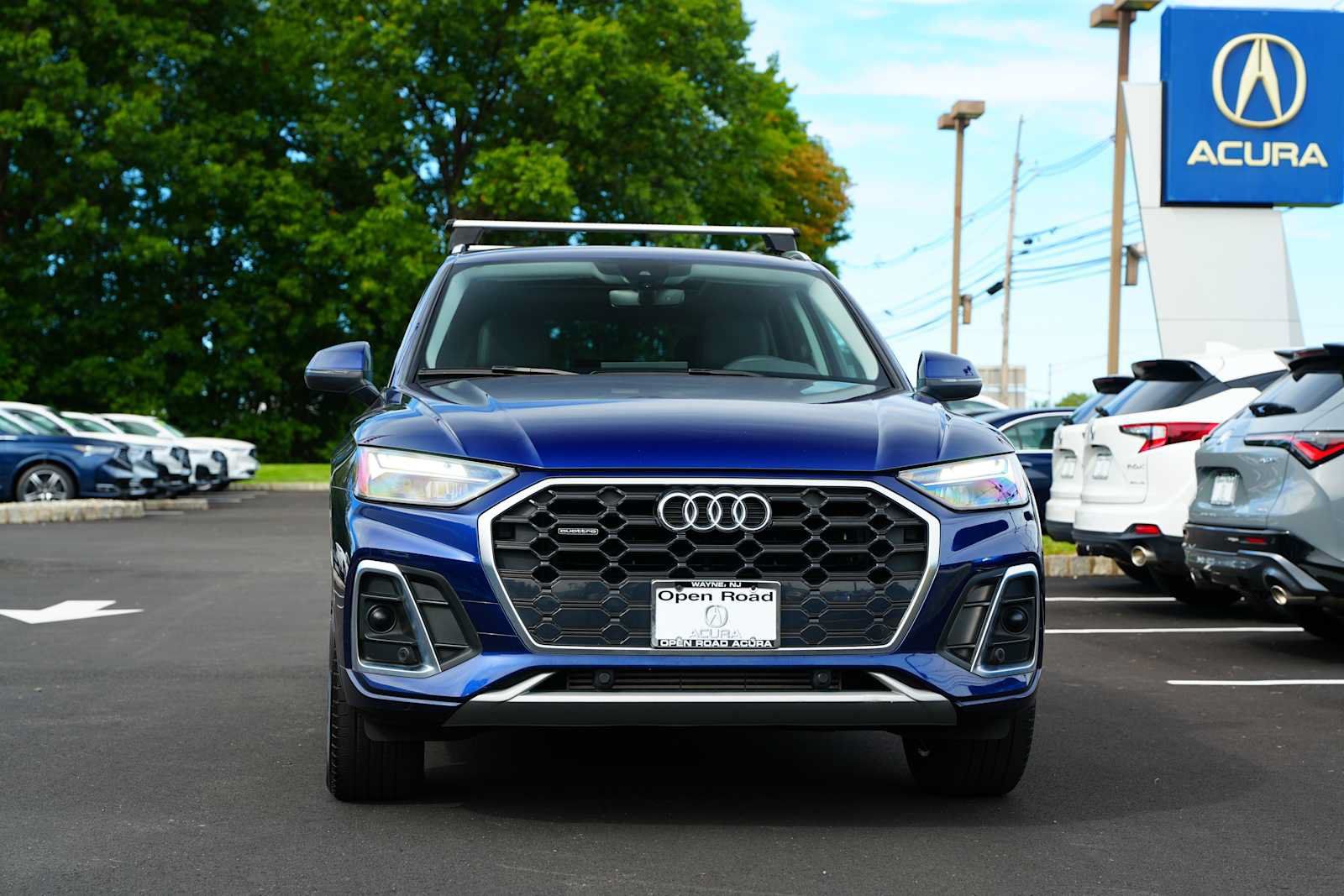 Used 2023 Audi Q5 2.0T Premium w/ Convenience Package AWD/4WD image 2