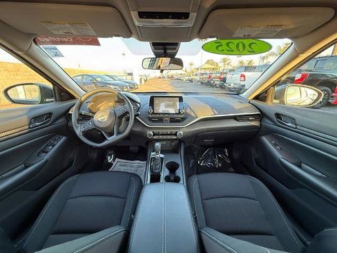 Certified 2025 Nissan Altima 2.5 S FWD image 13