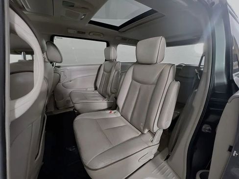 Used 2015 Nissan Quest SL w/ Bose Package FWD image 25