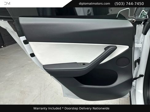 Used 2022 Tesla Model Y Performance image 24