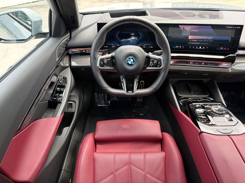 Used 2026 BMW i5 eDrive40 w/ Executive Package AWD/4WD image 28