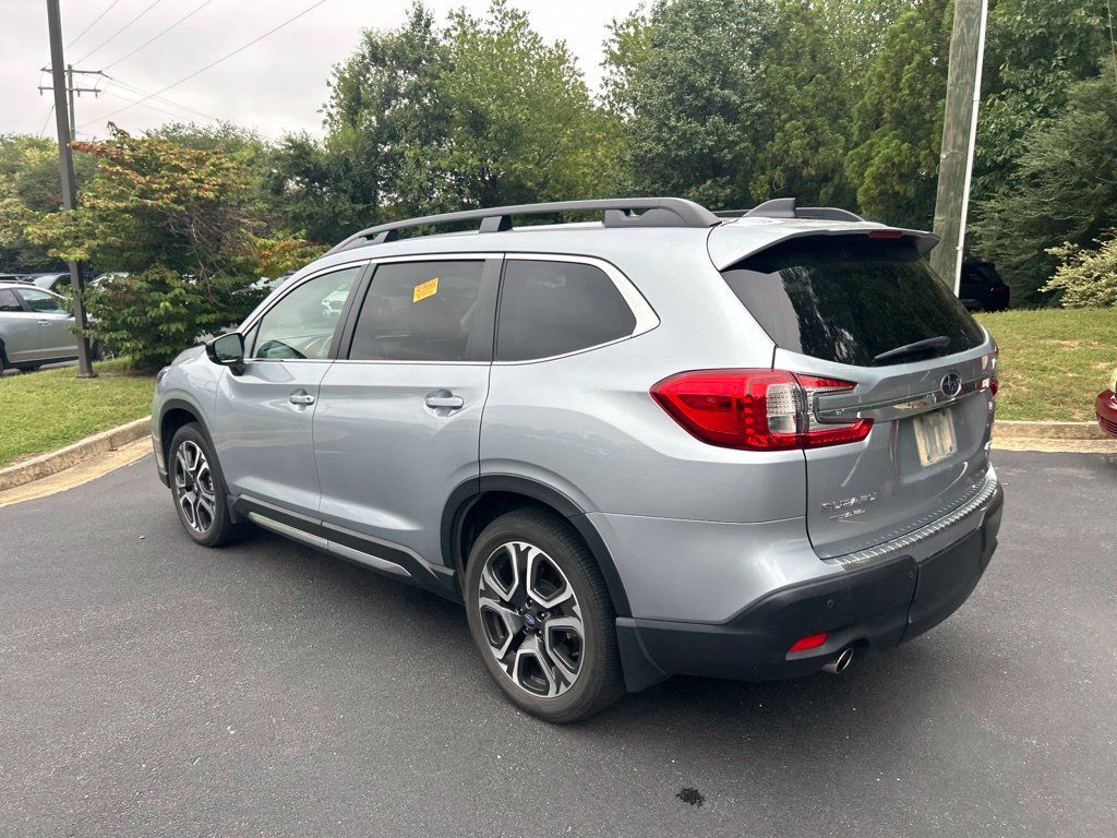 Used 2024 Subaru Ascent Limited w/ Technology Package AWD/4WD image 5