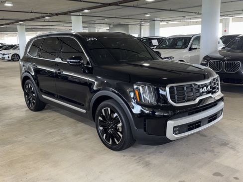 Used 2025 Kia Telluride SX Prestige AWD/4WD image 2