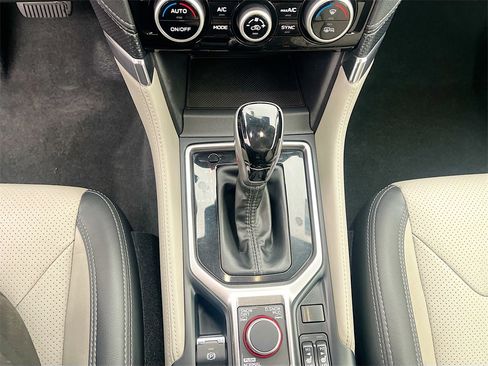 Used 2024 Subaru Forester Limited image 17