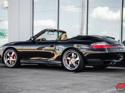Used 2004 Porsche 911 Carrera 4S AWD/4WD image 9