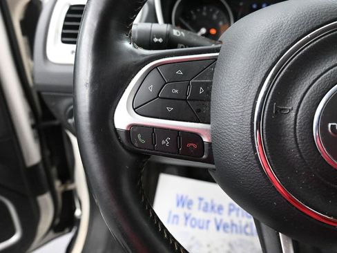 Used 2019 Jeep Compass Latitude w/ Cold Weather Group image 31