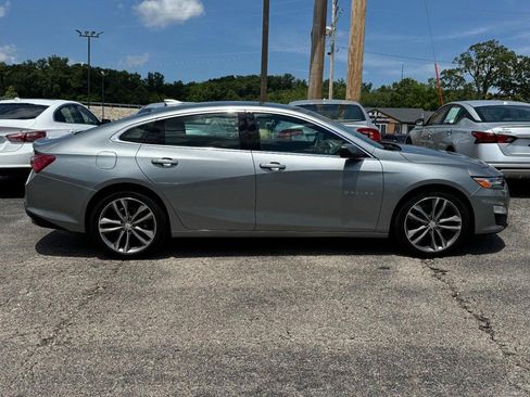 Used 2024 Chevrolet Malibu LT FWD image 2