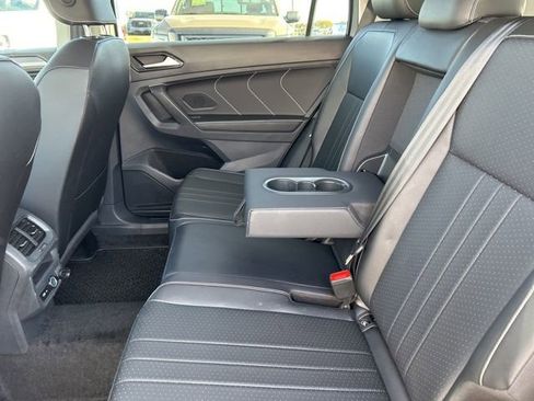 Certified 2024 Volkswagen Tiguan SE image 30