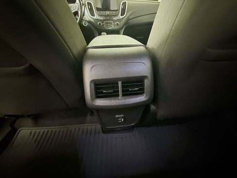 Used 2020 Chevrolet Equinox LT image 24