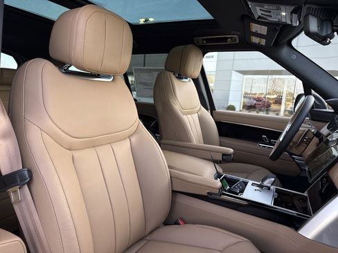 New 2025 Land Rover Range Rover SE image 16
