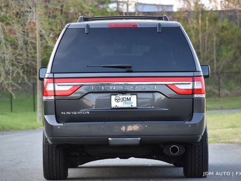 Used 2017 Lincoln Navigator Select AWD/4WD image 6