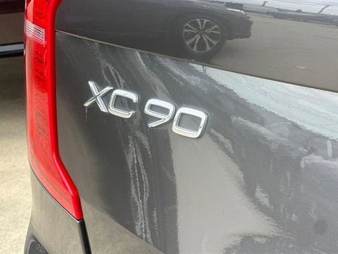 Certified 2023 Volvo XC90 T8 Plus image 33