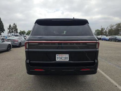 Used 2025 Lincoln Navigator L Reserve AWD/4WD image 5