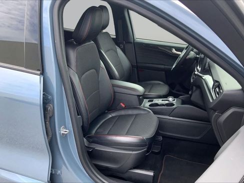 Certified 2023 Ford Escape ST-Line w/ Tech Pack #1 FWD image 9