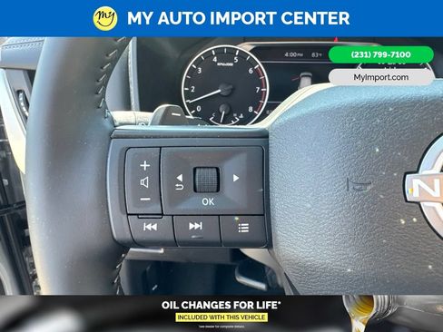 Used 2025 Nissan Rogue SV w/ SV Premium Package AWD/4WD image 16