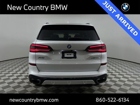 Used 2022 BMW X5 xDrive45e w/ M Sport Package image 6