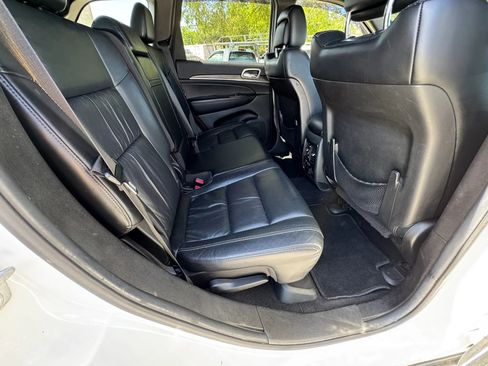 Used 2014 Jeep Grand Cherokee Limited image 18