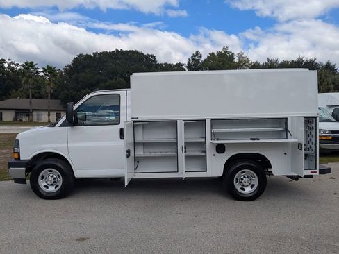 New 2025 Chevrolet Express 3500 w/ Power Convenience Package image 8