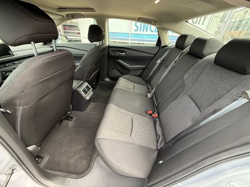 Certified 2025 Honda Accord SE image 9