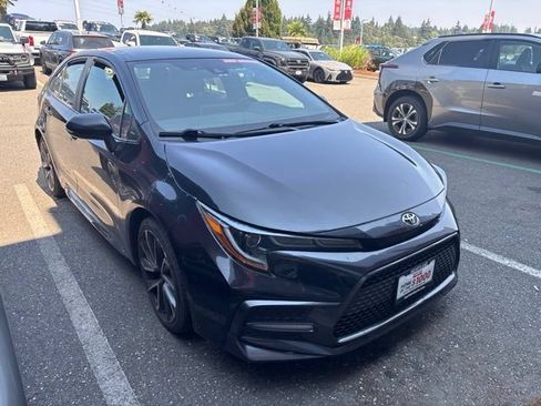 Used 2020 Toyota Corolla SE FWD image 3