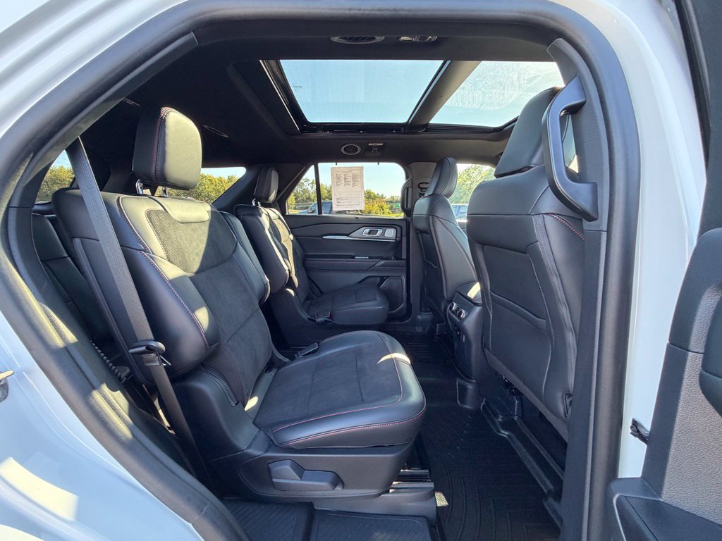 Used 2025 Ford Explorer ST AWD/4WD image 23