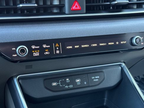 New 2026 Kia Carnival EX image 22