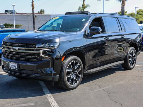Used 2022 Chevrolet Suburban RST w/ Luxury Package AWD/4WD image 22