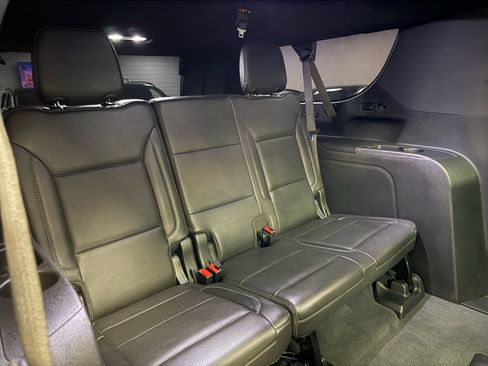 Used 2021 GMC Yukon XL Denali w/ Denali Premium Package image 25