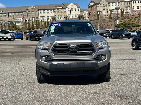 Used 2019 Toyota Tacoma SR5 image 2