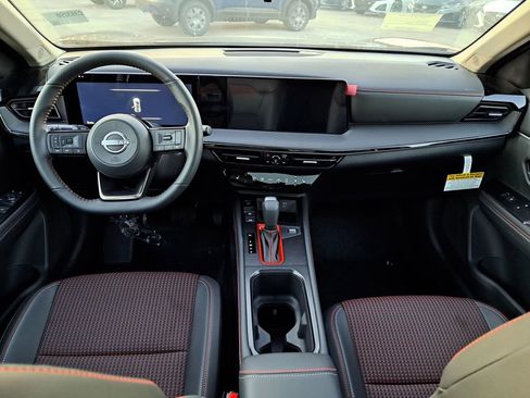 New 2026 Nissan Kicks SR FWD image 6