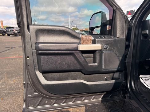 Used 2017 Ford F350 Lariat w/ Lariat Ultimate Package image 11
