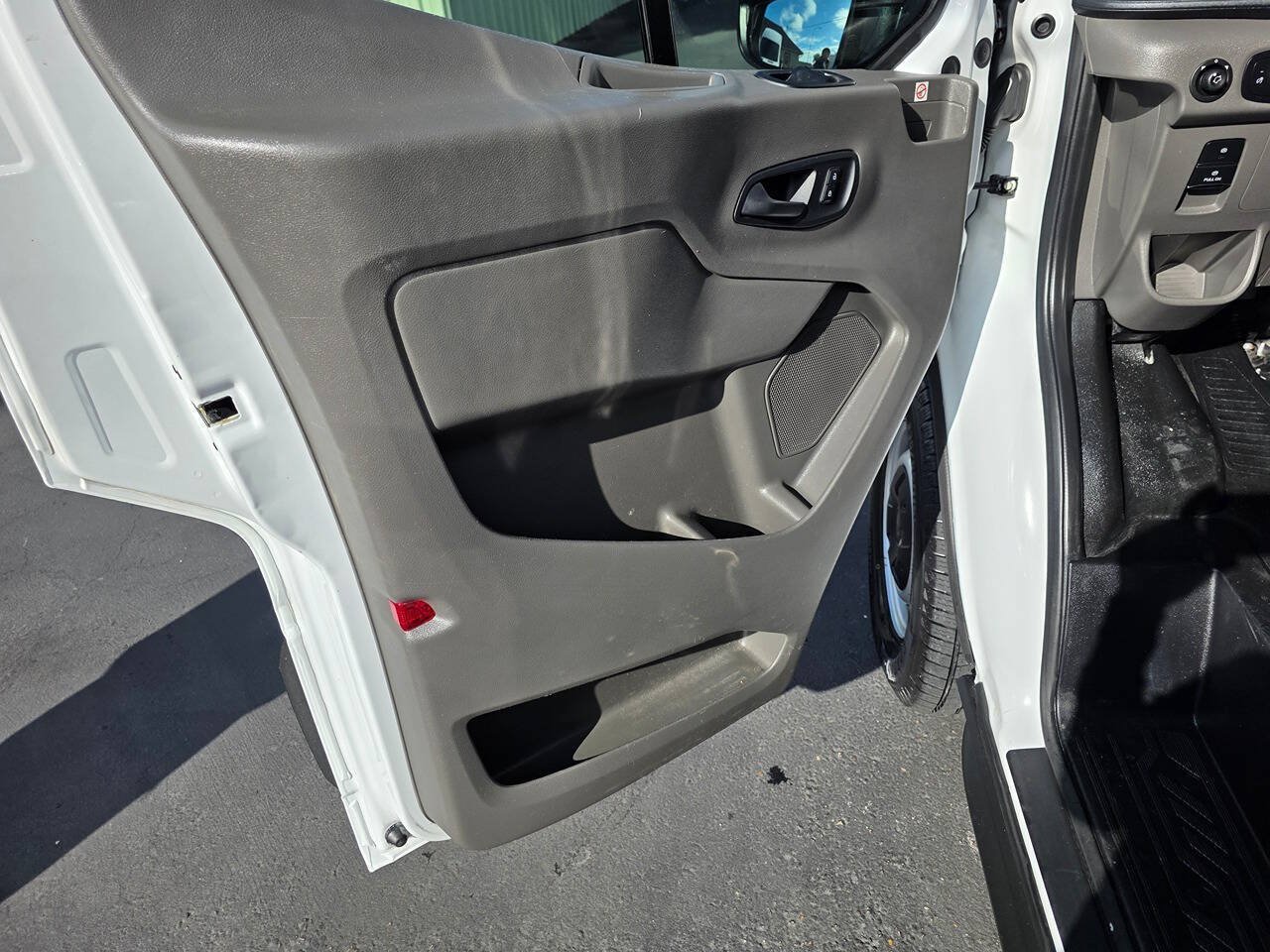 Used 2021 Ford Transit 250 Medium Roof RWD image 22
