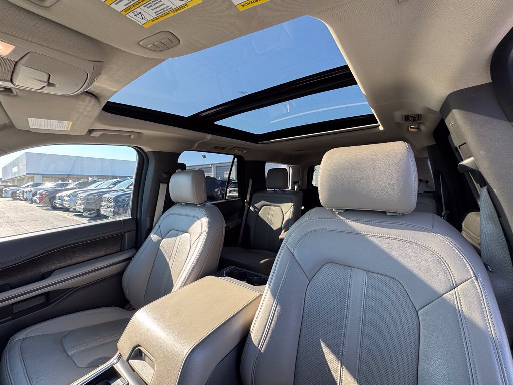 Used 2019 Ford Expedition Limited w/ Equipment Group 302A RWD image 19