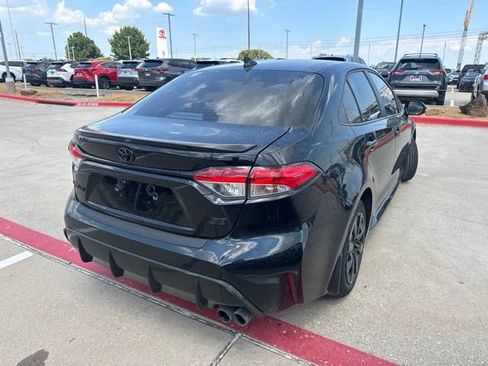 Used 2025 Toyota Corolla SE FWD image 3
