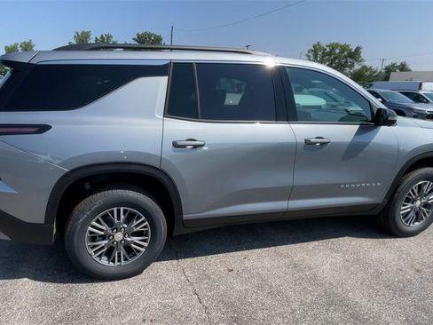 New 2026 Chevrolet Traverse LT w/ Driver Confidence Package image 2