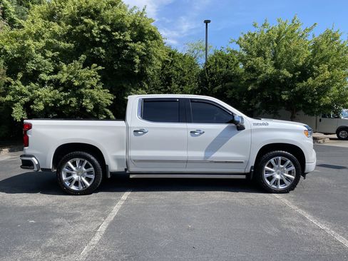 Used 2022 Chevrolet Silverado 1500 High Country w/ High Country Premium Package AWD/4WD image 10
