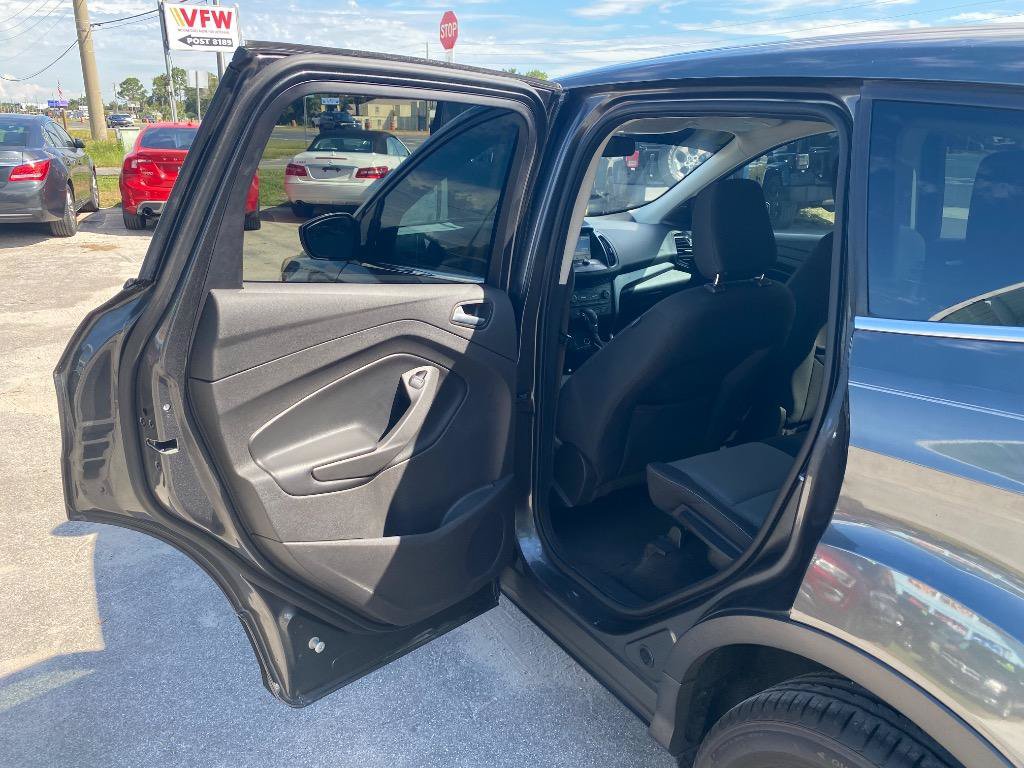 Used 2019 Ford Escape SE FWD image 15